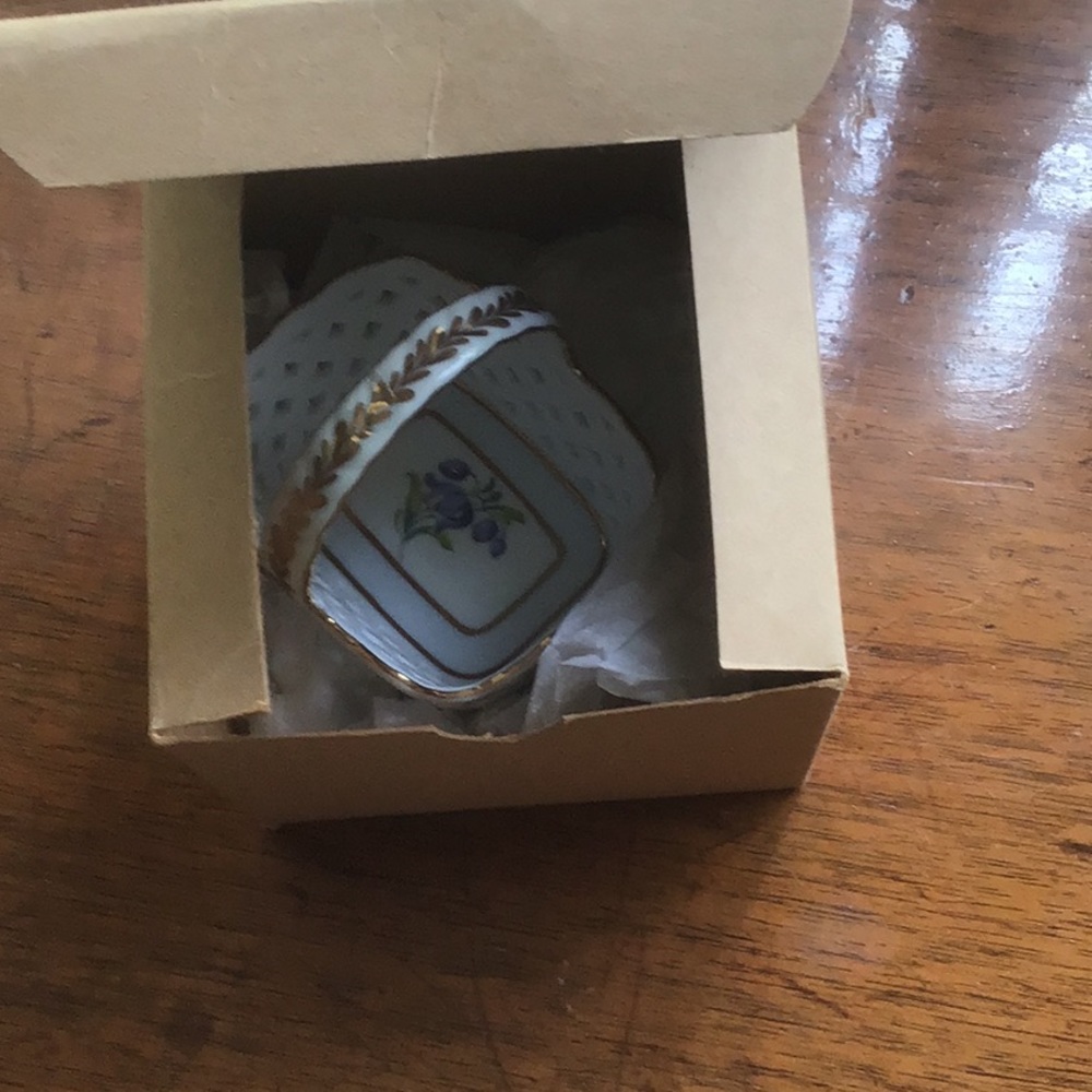 Ceramic “woven” basket for display or jewelry